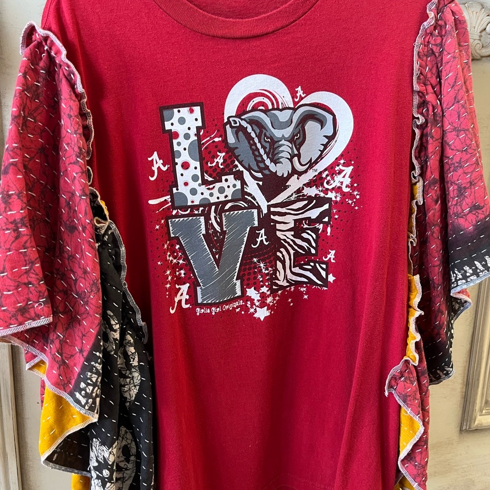 Crimson Graphic Love TeeLove Bama